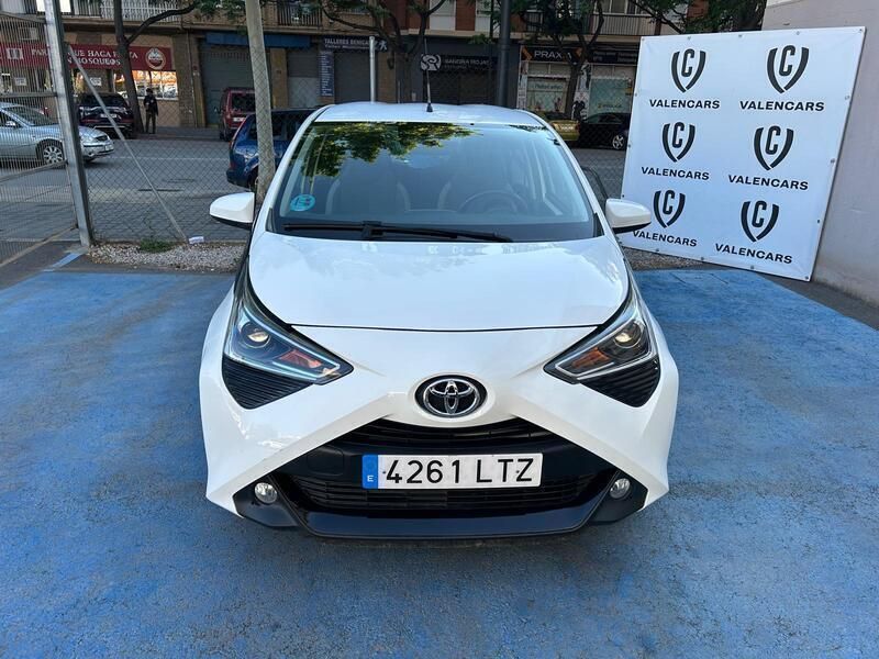 Usado Toyota Aygo X-clusiv 72 CV (52 kW) 2021 Blanco Utilitario