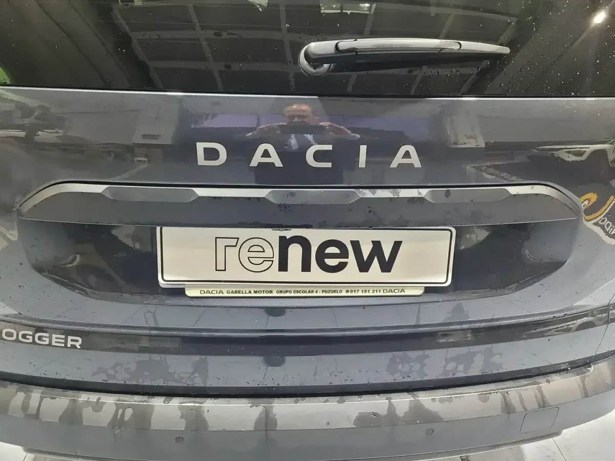 Usado Dacia Jogger Extreme 110 CV (80 kW) 2022 Gris Monovolumen
