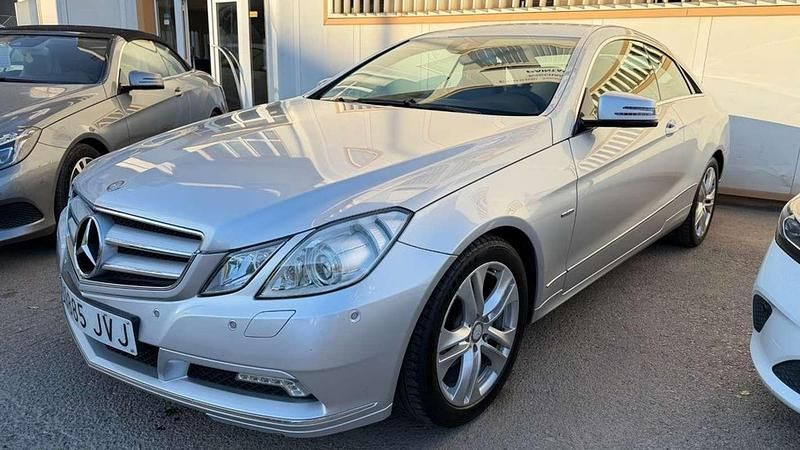 Gris Usado 2010 Mercedes E250 Coupe | 10.900 € (Precio justo) - Imagen 1/4