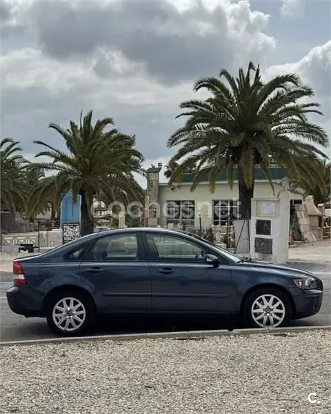 Usado Volvo S40 Momentum 140 CV (102 kW) 2005 Azul Berlina