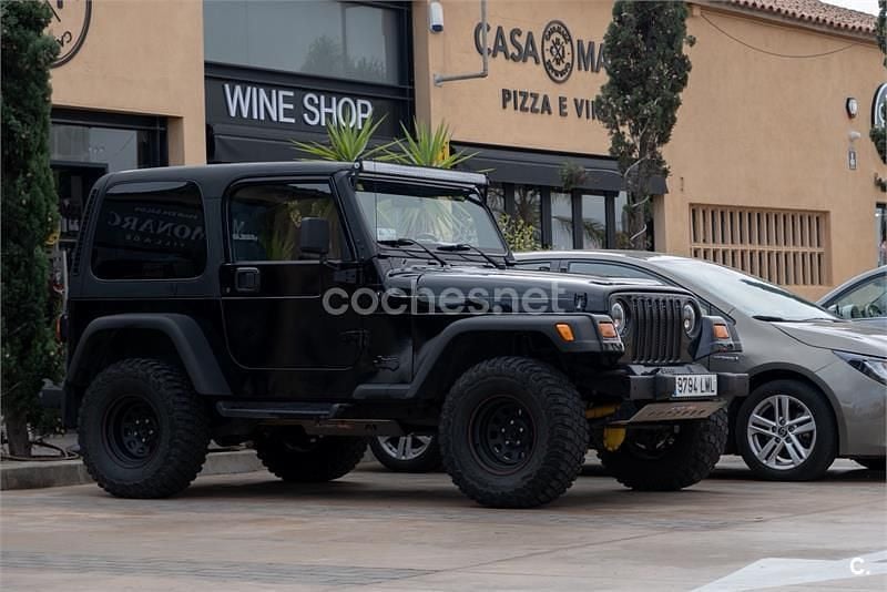 Usado Jeep Wrangler 121 CV (88 kW) 2000 Negro SUV