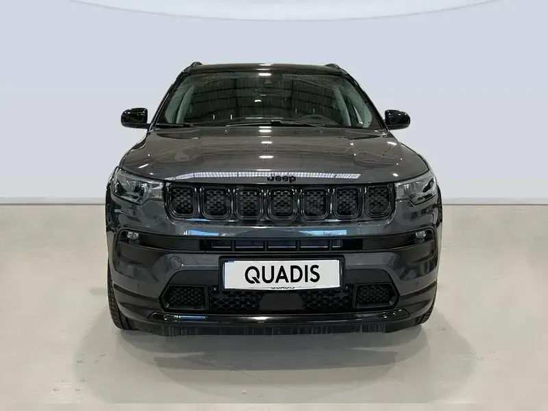 Usado Jeep Compass 130 CV (95 kW) 2022 Gris / plata SUV