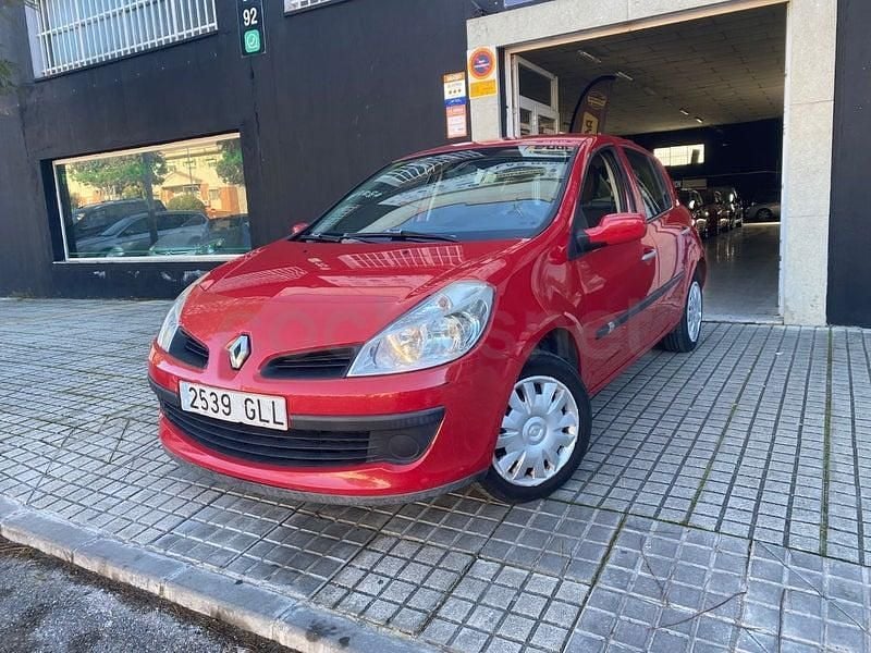 Usado Renault Clio II Exception 110 CV (80 kW) 2008 Granate Berlina