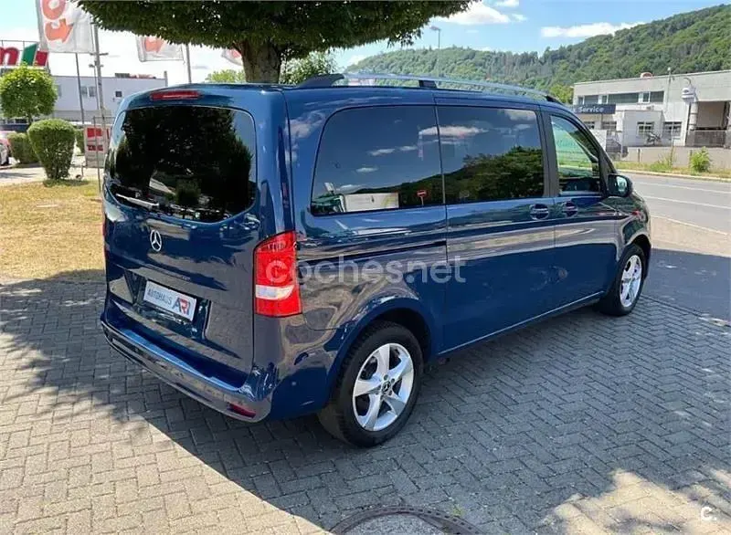 Usado Mercedes V220 163 CV (119 kW) 2023 Azul Monovolumen