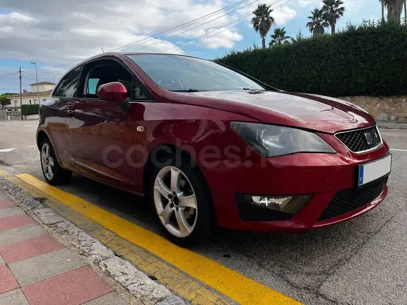 Usado Seat Ibiza SC Ecomotive 105 CV (77 kW) 2012 Granate Utilitario