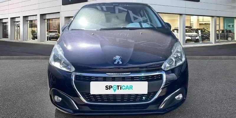 Usado Peugeot 208 Signature Sky 82 CV (60 kW) 2019 Azul Utilitario