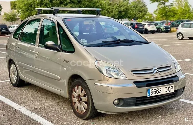 Usado Citroën Xsara Picasso Exclusive 117 CV (86 kW) 2004 Blanco Monovolumen