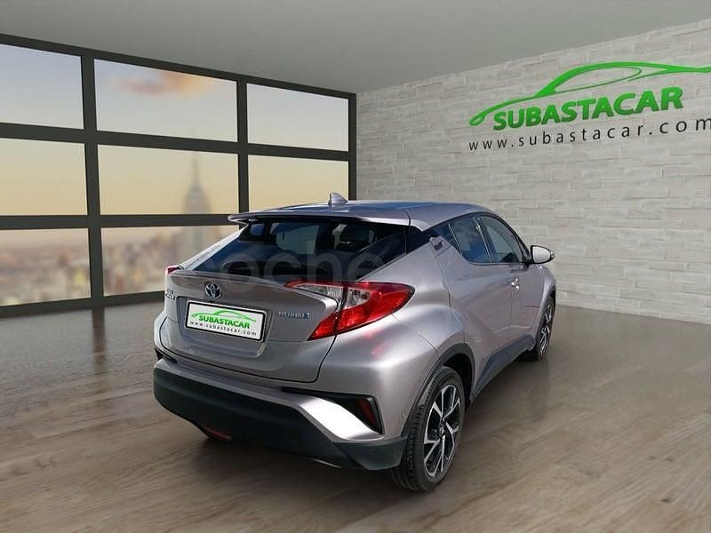 Usado Toyota C-HR Advance 122 CV (89 kW) 2019 Gris / plata SUV