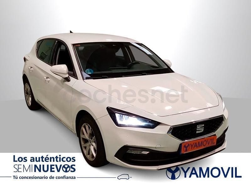 Usado Seat Leon Style 110 CV (80 kW) 2021 Blanco Berlina