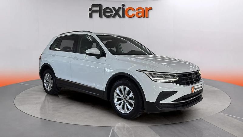 Usado VW Tiguan Life 131 CV (96 kW) 2021 Blanco SUV