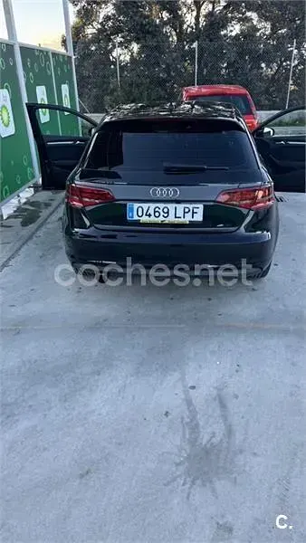 Usado Audi A3 Attraction 105 CV (77 kW) 2013 Negro Berlina