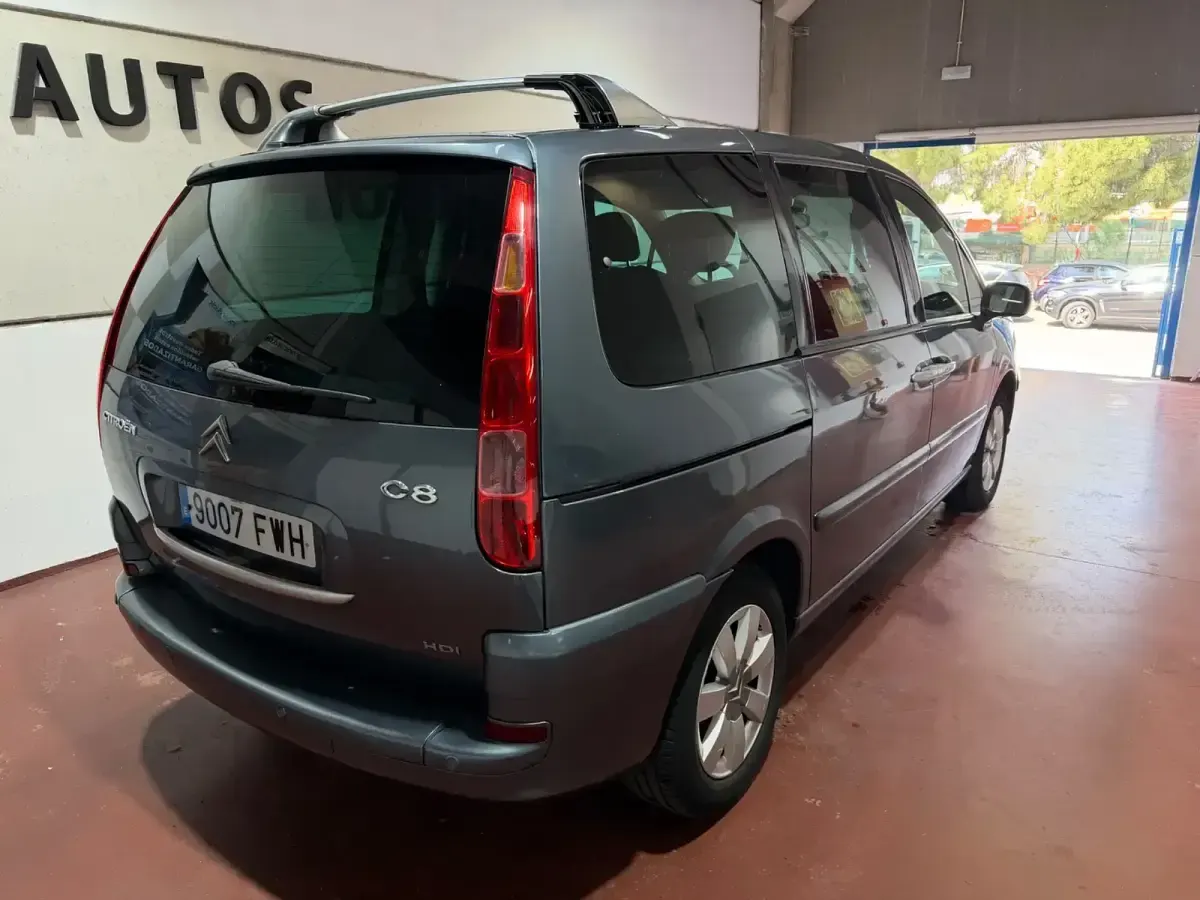 Usado Citroën C8 Exclusive 138 CV (101 kW) 2007 Gris Monovolumen