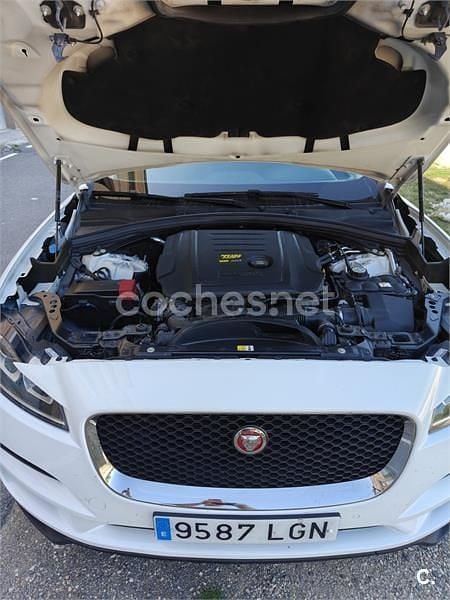 Blanco Usado 2019 Jaguar F-Pace Portfolio SUV | 28.000 € (Caro) - Imagen 1/4