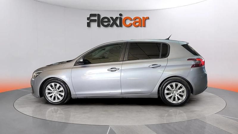 Usado Peugeot 308 Style 131 CV (96 kW) 2020 Gris Utilitario