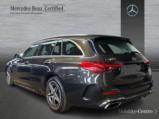 Usado Mercedes C220 AMG line 200 CV (147 kW) 2023 Graphite grey  metallic paint Familiar