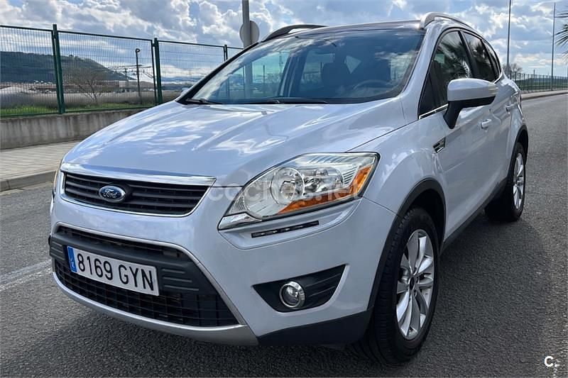 Usado Ford Kuga Titanium 140 CV (102 kW) 2010 Gris / plata SUV