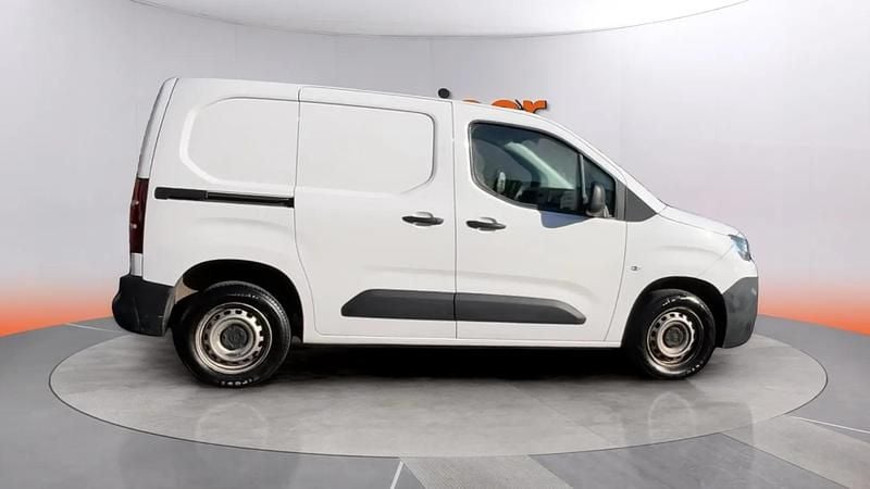 Usado Citroën Berlingo 102 CV (75 kW) 2022 Blanco Monovolumen