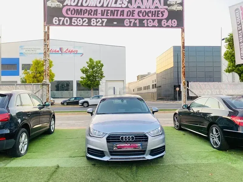 Usado Audi A1 Sportback 90 CV (66 kW) 2015 Gris / plata Utilitario