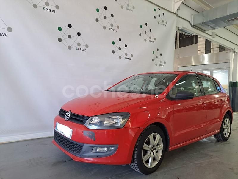 Usado VW Polo Advance 70 CV (51 kW) 2011 Rojo Berlina