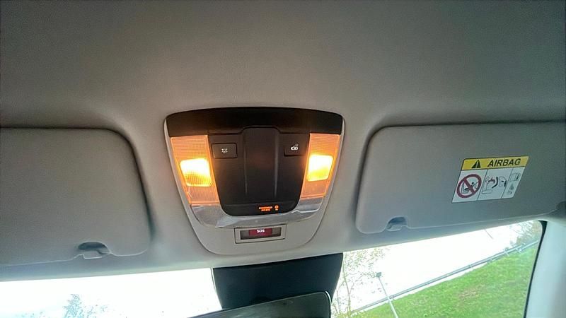 Usado Kia Sportage 136 CV (100 kW) 2023 Gris SUV