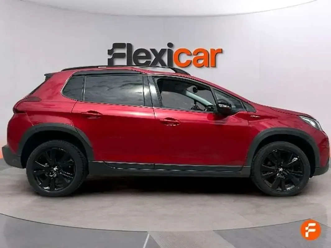 Usado Peugeot 2008 GT-line 131 CV (96 kW) 2018 Rojo SUV