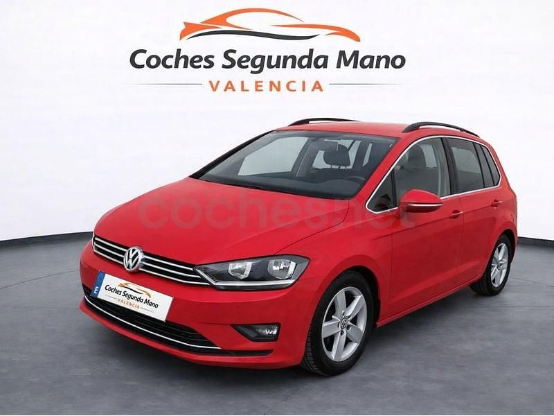 Usado VW Golf Sportsvan Advance 125 CV (91 kW) 2017 Rojo Monovolumen