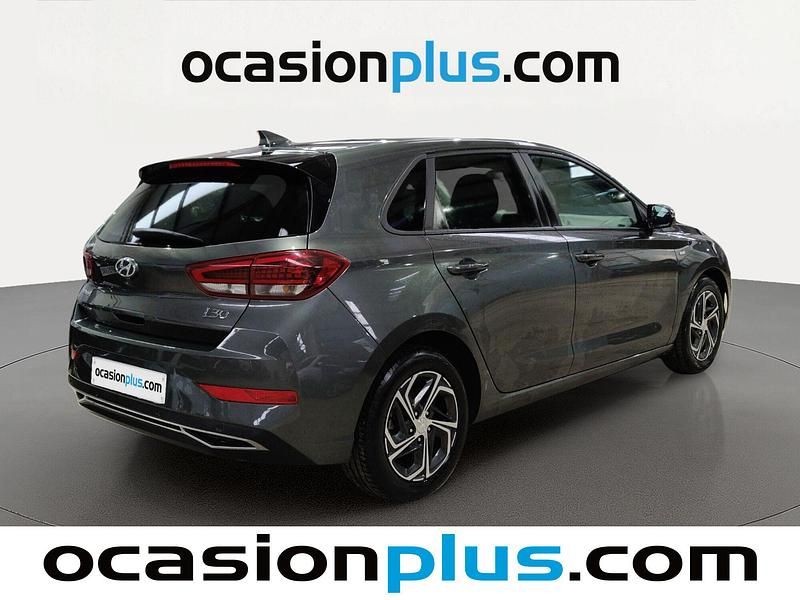 Usado Hyundai i30 120 CV (88 kW) 2022 Gris