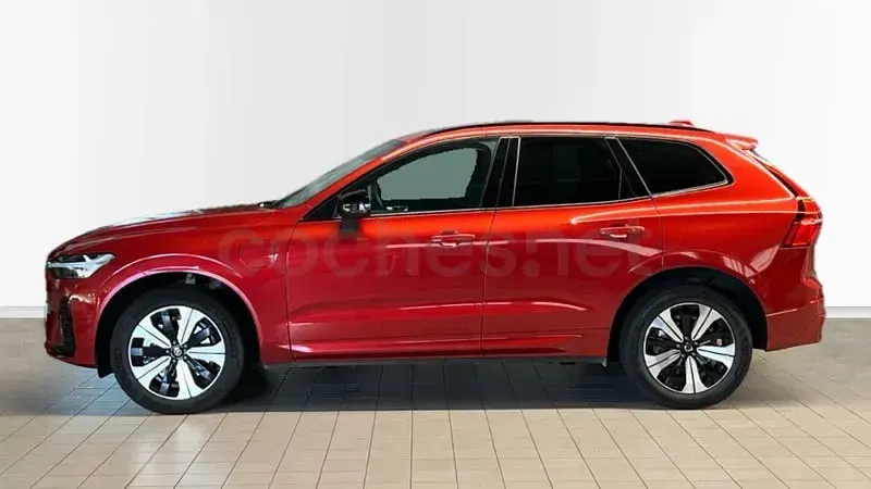 Usado Volvo XC60 Plus 350 CV (257 kW) 2025 Rojo SUV