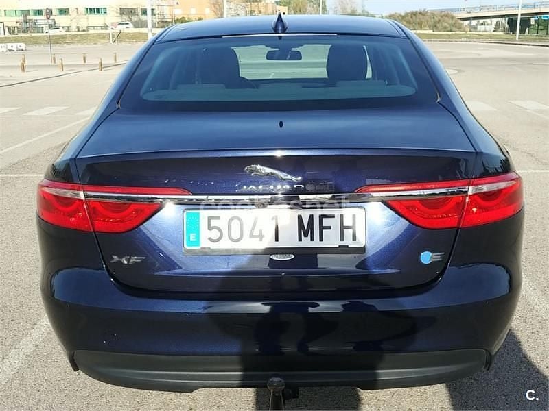 Usado Jaguar XF Prestige 163 CV (119 kW) 2017 Azul Berlina