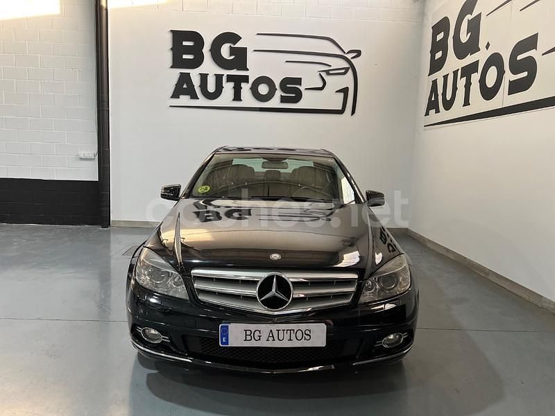 Usado Mercedes C220 Avantgarde 170 HP (125 kW) 2009 Preto Sedan