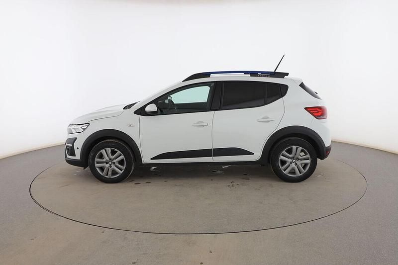 Usado Dacia Sandero Comfort 91 CV (66 kW) 2021 Blanco Utilitario