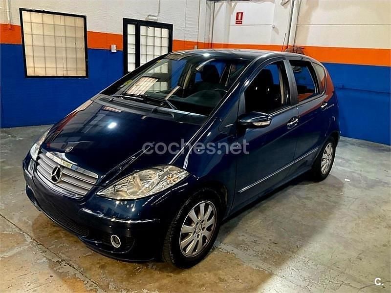 Usado Mercedes A150 Elegance 95 CV (69 kW) 2005 Azul Monovolumen
