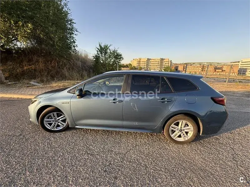 Usado Toyota Corolla Active 122 CV (89 kW) 2021 Azul Familiar