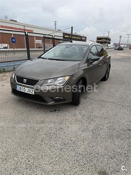 Usado Seat Leon ST CONNECT 115 CV (84 kW) 2017 Beige Familiar