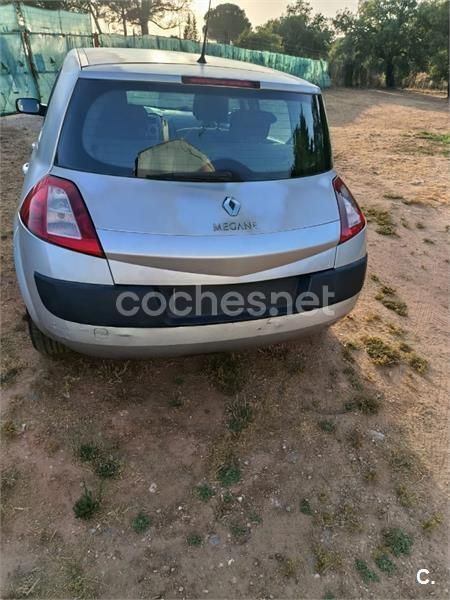Beige Usado 2006 Renault Mégane II Authentique Berlina | 3000 € (Precio justo) - Imagen 1/4