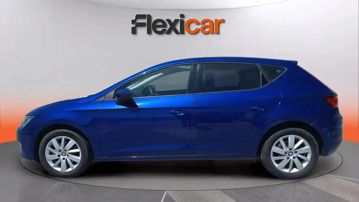 Usado Seat Leon Style 115 CV (84 kW) 2018 Azul Berlina
