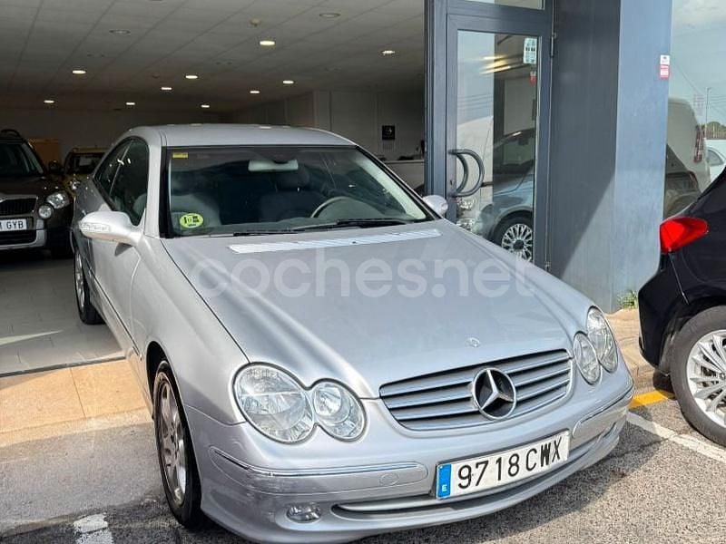Gris / plata Usado 2004 Mercedes CLK200 Elegance Coupe | 4800 € (Precio justo) - Imagen 1/4