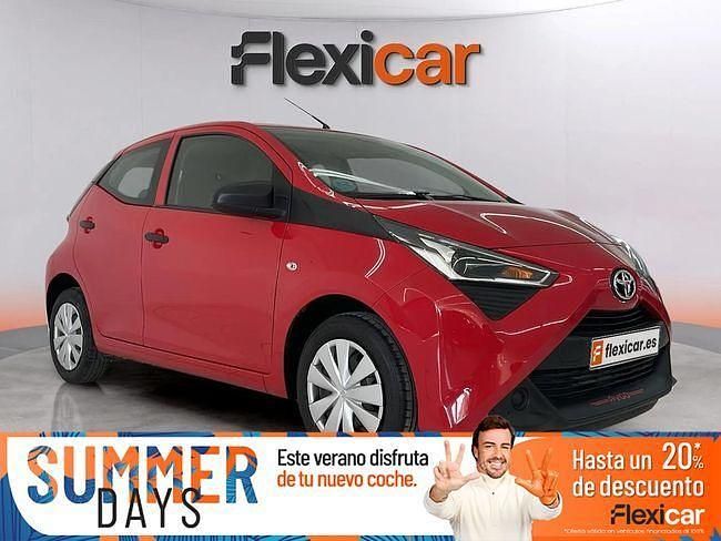 Usado Toyota Aygo X-play 72 CV (52 kW) 2022 Rojo Utilitario