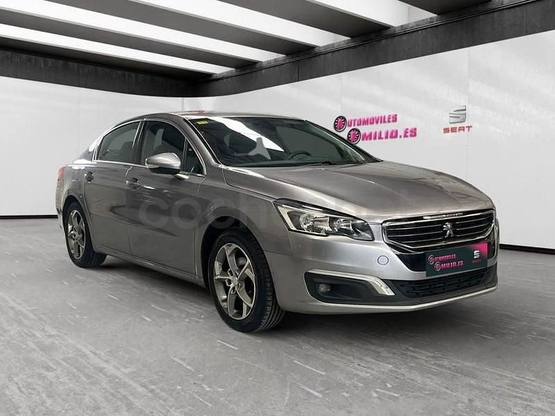 Usado Peugeot 508 Active 120 CV (88 kW) 2018 Gris / plata Berlina