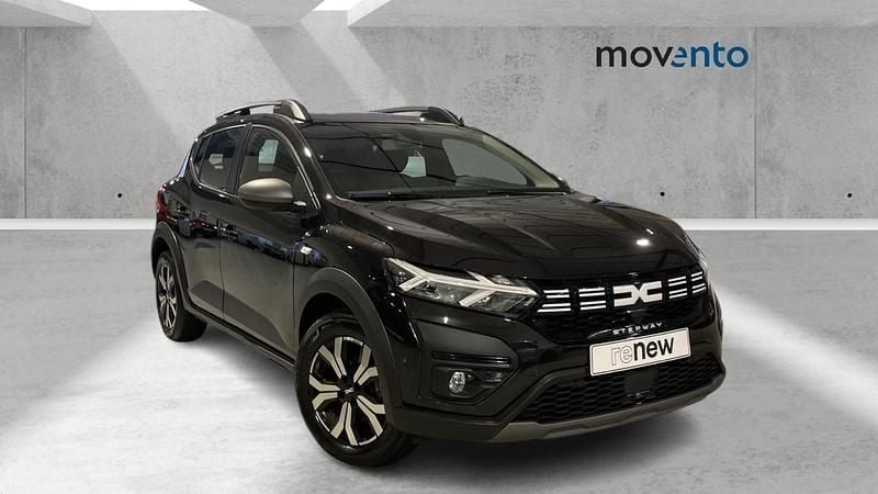 Negro Usado 2022 Dacia Sandero Expression Berlina | 14.900 € (Un poco caro) - Imagen 1/4