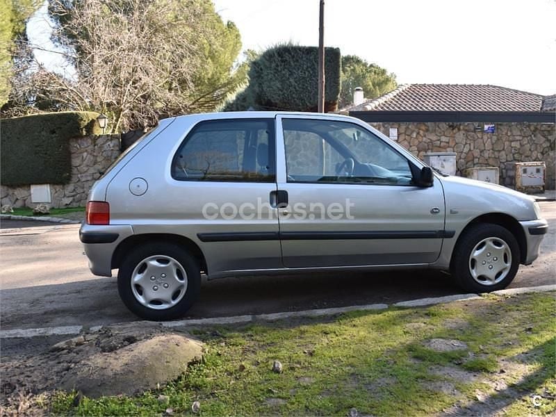Usado Peugeot 106 60 CV (44 kW) 2000 Gris / plata Utilitario