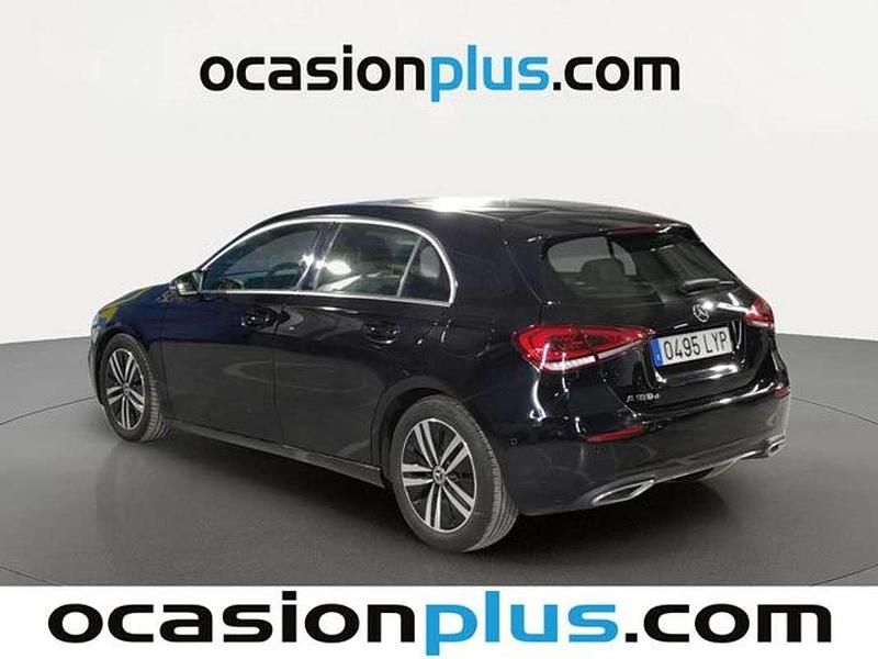 Usado Mercedes A180 116 CV (85 kW) 2022 Negro Utilitario
