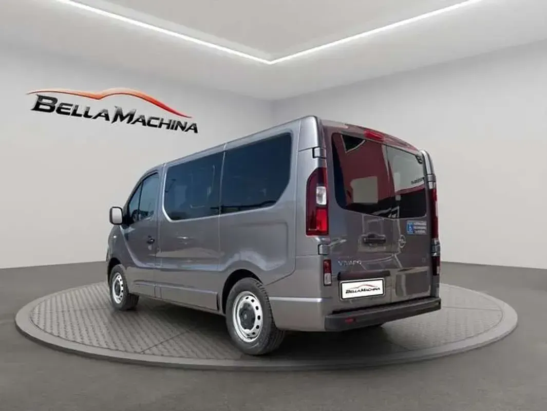 Usado Opel Vivaro 116 CV (85 kW) 2015 Gris Monovolumen