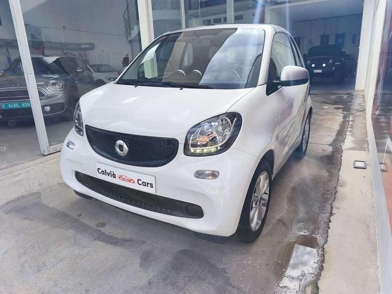 Usado Smart ForTwo Cabrio Passion 71 CV (52 kW) 2019 Blanco Descapotable