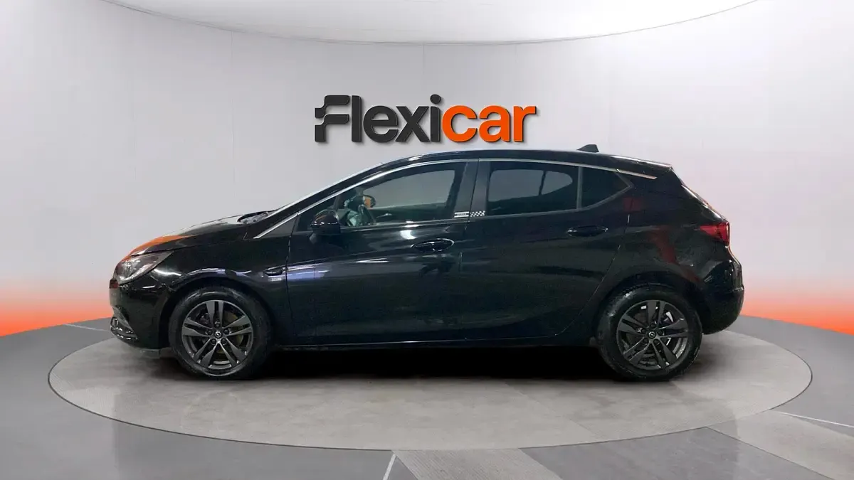 Usado Opel Astra S 110 CV (80 kW) 2019 Negro Berlina