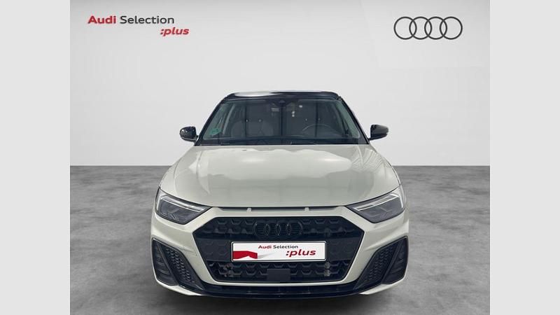 Usado Audi A1 Sportback Black Edition 110 CV (80 kW) 2024 Blanco glaciar (metalizado)/techo negro mito Utilitario
