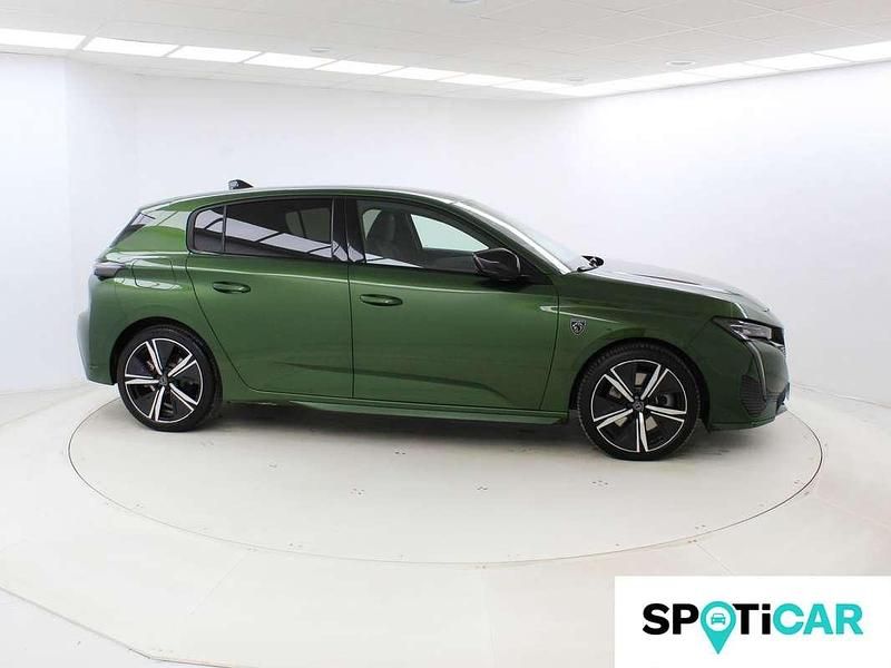 Usado Peugeot 308 GT 131 CV (96 kW) 2022 Verde Utilitario