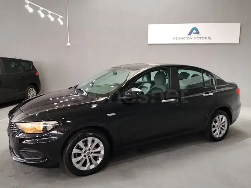 Usado Fiat Tipo Lounge 120 CV (88 kW) 2018 Negro Berlina