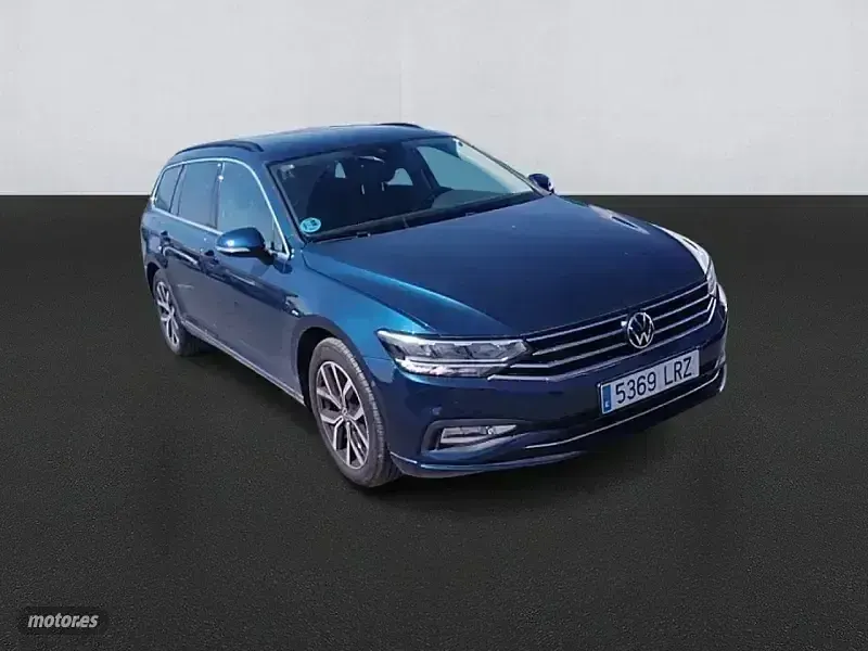 Usado VW Passat Executive 122 CV (89 kW) 2021 Azul Familiar