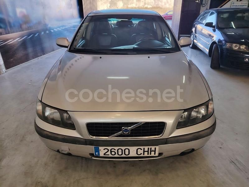 Usado Volvo S60 163 CV (119 kW) 2003 Gris / plata Berlina